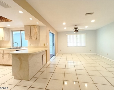 1326 Se 23rd Terrace - Photo Thumbnail 4