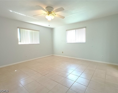 1326 Se 23rd Terrace - Photo Thumbnail 8