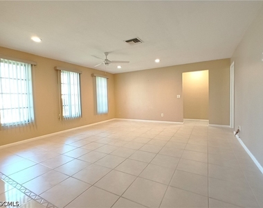 1326 Se 23rd Terrace - Photo Thumbnail 2