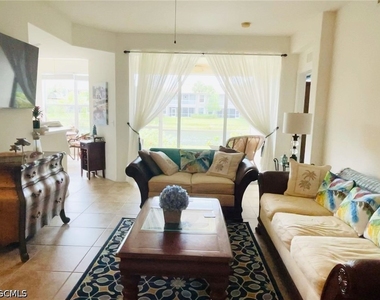 9582 Hemingway Lane - Photo Thumbnail 2