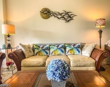 9582 Hemingway Lane - Photo Thumbnail 3