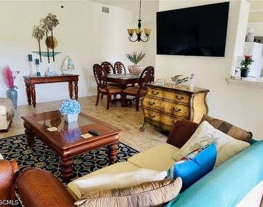 9582 Hemingway Lane - Photo Thumbnail 4
