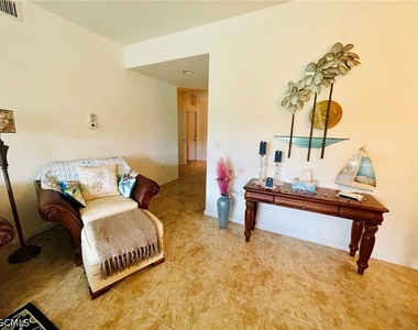 9582 Hemingway Lane - Photo Thumbnail 5