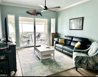 5114 Melbourne Street - Photo Thumbnail 8