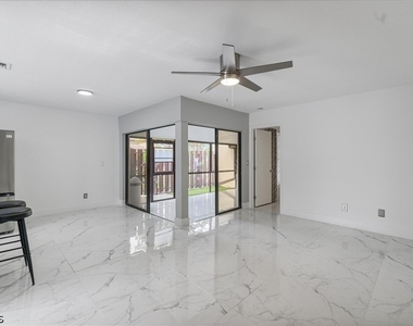 1212 Se 6th Terrace - Photo Thumbnail 27