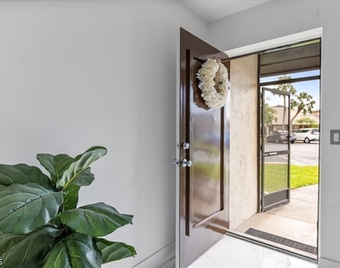 1212 Se 6th Terrace - Photo Thumbnail 3