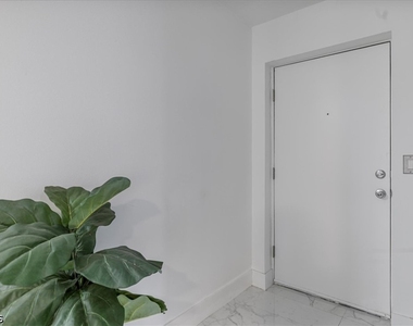 1212 Se 6th Terrace - Photo Thumbnail 2