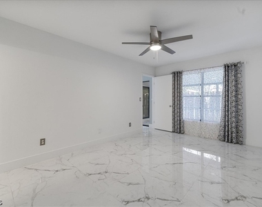 1212 Se 6th Terrace - Photo Thumbnail 18