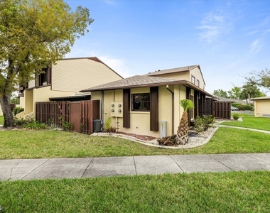 1212 Se 6th Terrace - Photo Thumbnail 1