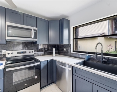 1212 Se 6th Terrace - Photo Thumbnail 16