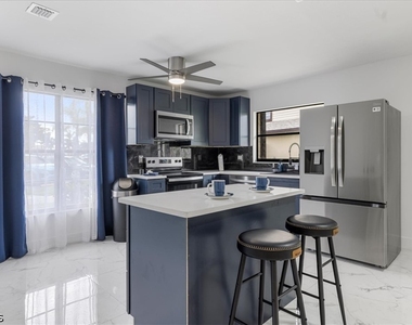1212 Se 6th Terrace - Photo Thumbnail 12
