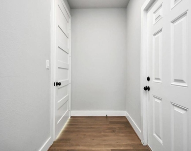 1320 Eberhard Street - Photo Thumbnail 39