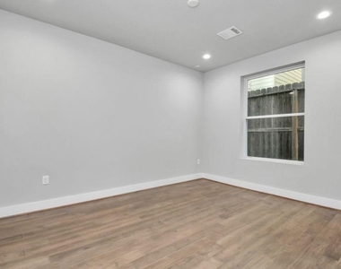 1320 Eberhard Street - Photo Thumbnail 7