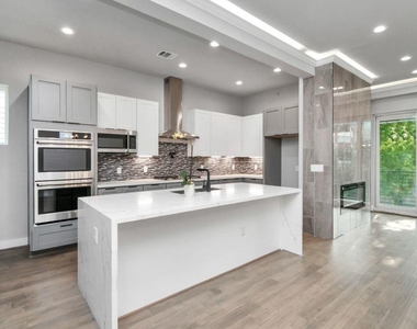 1320 Eberhard Street - Photo Thumbnail 15
