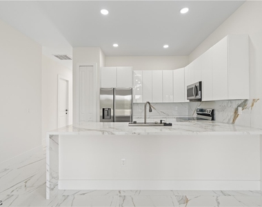 430 Petite Avenue - Photo Thumbnail 42
