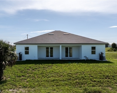 430 Petite Avenue - Photo Thumbnail 6