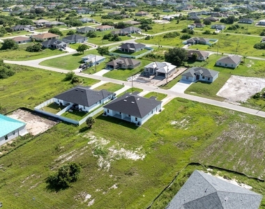 430 Petite Avenue - Photo Thumbnail 45