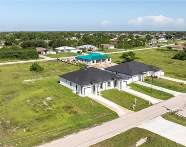 430 Petite Avenue - Photo Thumbnail 46