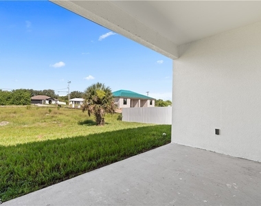 430 Petite Avenue - Photo Thumbnail 25