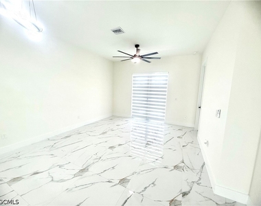 430 Petite Avenue - Photo Thumbnail 18