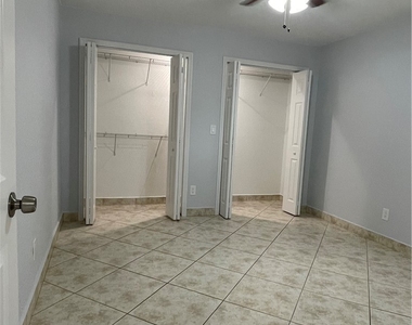 4132 Sw 7th Place - Photo Thumbnail 10