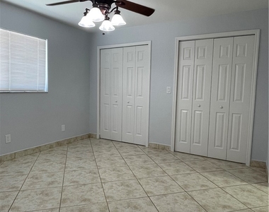 4132 Sw 7th Place - Photo Thumbnail 4