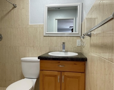 4132 Sw 7th Place - Photo Thumbnail 7