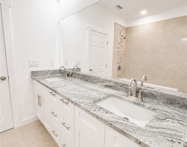 2116 Ne 22nd Avenue - Photo Thumbnail 18
