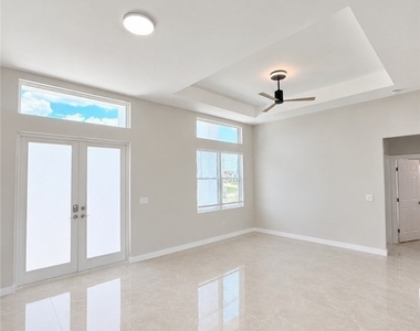 2116 Ne 22nd Avenue - Photo Thumbnail 3