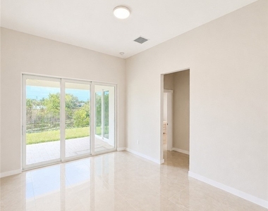 2116 Ne 22nd Avenue - Photo Thumbnail 10