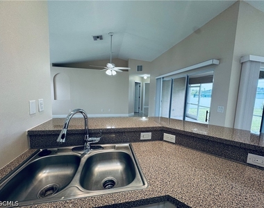 1140 Nw 1st Avenue - Photo Thumbnail 6