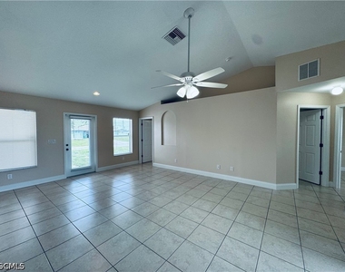 1140 Nw 1st Avenue - Photo Thumbnail 2