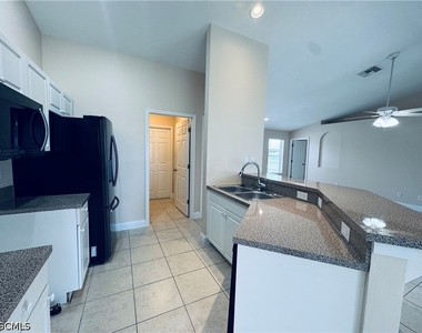 1140 Nw 1st Avenue - Photo Thumbnail 5