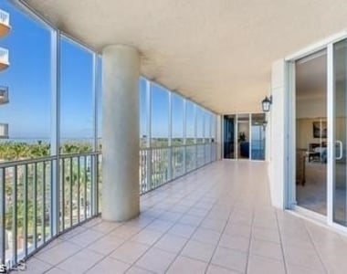 14250 Royal Harbour Court - Photo Thumbnail 26