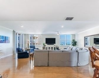 14250 Royal Harbour Court - Photo Thumbnail 3