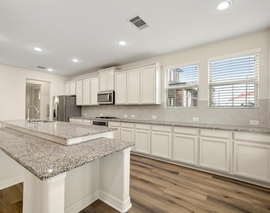 9439 Peralta Creek Court - Photo Thumbnail 13