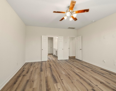 9439 Peralta Creek Court - Photo Thumbnail 16