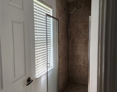 544 Se 7th Street - Photo Thumbnail 14