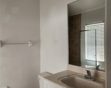 544 Se 7th Street - Photo Thumbnail 13