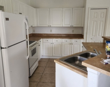 544 Se 7th Street - Photo Thumbnail 15