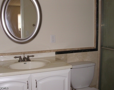 217 Jayview Avenue - Photo Thumbnail 5