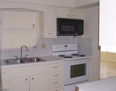 217 Jayview Avenue - Photo Thumbnail 2