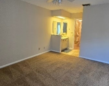 15178 Parkside Drive - Photo Thumbnail 6