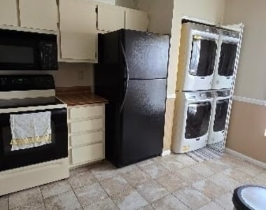 15178 Parkside Drive - Photo Thumbnail 13