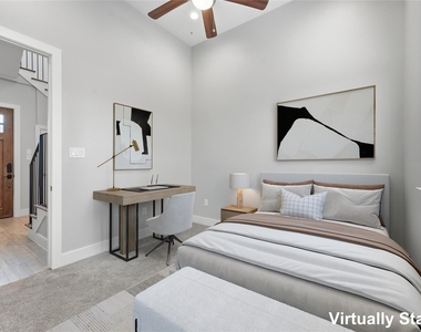 816 W 22nd Street - Photo Thumbnail 3