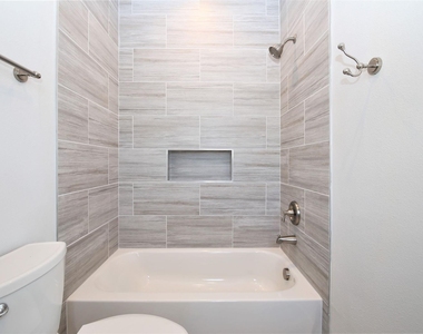 816 W 22nd Street - Photo Thumbnail 16