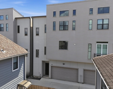 816 W 22nd Street - Photo Thumbnail 18