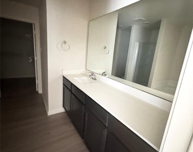 329 Lone Mountain Drive - Photo Thumbnail 9