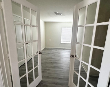 329 Lone Mountain Drive - Photo Thumbnail 8