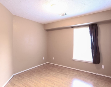 17511 Bering Bridge Lane - Photo Thumbnail 10